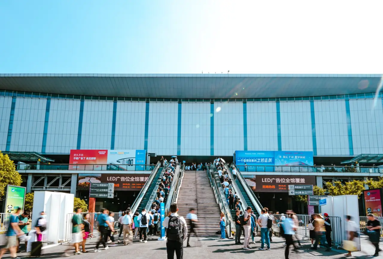 河南炎坤机械设备2025年工程机械配套方案应用案例解析封面图